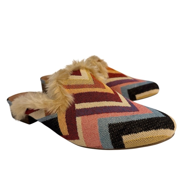 UNIVERSAL THREAD Size 8.5 Bibiana Faux Fur Lined Mules Slip On Chevron Flats NEW - Picture 1 of 10